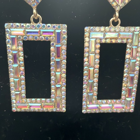 Earring - Picture 2 of 2